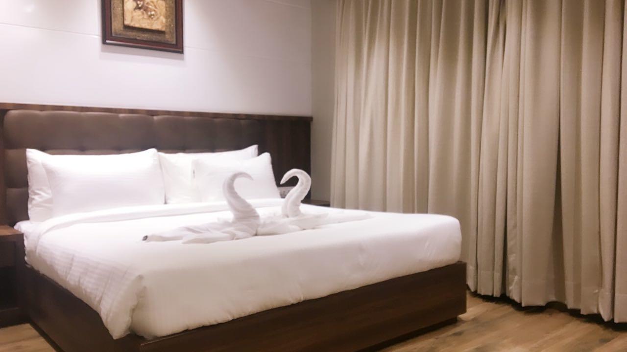 Hotel City Crown Mandsaur Exteriér fotografie