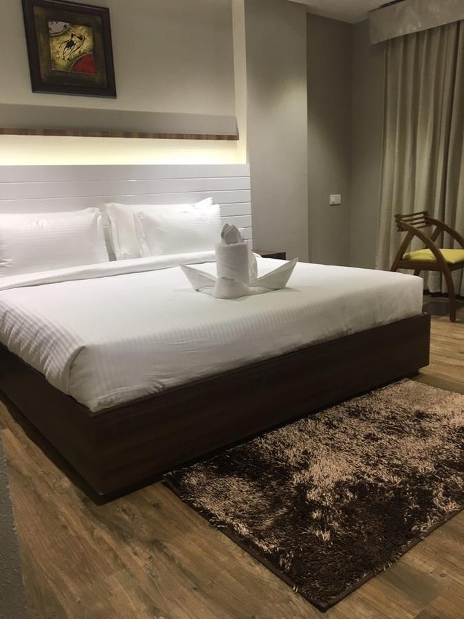Hotel City Crown Mandsaur Exteriér fotografie